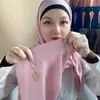 Vêtements ethniques 10 pcs Feuille Pendentif Gland Hijab Crinkle Coton Écharpe Wrap Malaisie Solide Châles Bandeau Musulman Foulard Femme Foulard
