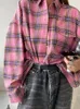 Kvinnor S BLOUSES THE STROLTS VINTAGE PLAID Single Breasted Lapel överdimensionerad skjorta 2023 Kvinnor Långa ärmar Toppar Fashion Lady Casual Chic Outwear 230818