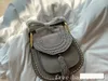 9A Дизайнерская дамская модная металлическая кожаная сумка мессенджера выпускает винтажную замшевую седловую сумку классическую универсальную кошелек поперечного телека