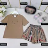 Estate all'aperto Tute firmate Abbigliamento per bambini Simpatico orsetto Stampa Set per bambini Bambino 2 pezzi T-shirt con stampa animalier e gonna corta