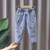 Jeans Kids Girl Floral Cartoon Long Pants Spring Autumn Graffiti Målning Tryck Casualbyxor med Hole Children Denim 230818