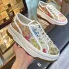 Designer Fashion Luxus dicker Sohle Leinwand Schuhe gedruckte Stickereien vielseitige Männer Frauen Gicci -Schuhschuhe Low Top Ggity Sneakers Schnürung Blume Casual Ace Sneakers