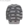 Kvinnors tröjor Fashion Sticked T Shirt Designer Wool Sweater Full Letter Jacquard Short Sleeve Sweaters Miu Women Striped Crew Neck Pullover Top Z230819