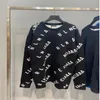 女性セーターのためのトップデザイナーセーターマン編みクロウ首の女性ファッションレターブラック長袖服パーフェイディー特大の青いサイズS-XL