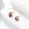 Boucles d'oreilles pendantes couleur or jaune clair forme irrégulière citrines cristal améthystes bijoux en pierre