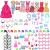 Acessórios para bonecas 30cm Doll House Furniture Wardrobe 77pcs/lote itens = 1 guarda -roupa 76 Acessórios Sapatos de colar de trajes para acessórios para bonecas 230818