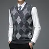 Męskie swetry 2023 marka projektantka mody Argyle Pullover Diamond Sweter V Neck Dzianin Kamizelka 6 wełniane rękawy Autum Casualne odzież 230818