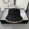 Stingy Brim Hats Designer de luxo chapéu de balde chapéus boné listrado xadrez costura Londres hatsJ230819