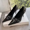 Cagole Talon Sandale Designer Rivet Goujons Boucles Chaussures Décontractées Femmes Luxe Top-Qualité Mode Blanc Noir Jaune Fête De Mariage Talons Hauts