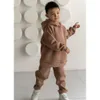 Giyim Setleri Çocuk Çocuklar Polar Kış Kıyafetleri Katı Pamuklu Kapşonlu Sweatshirtsants Toddler Bebek Takım Erkek Kız Günlük Sıcak Kıyafetler 230818