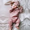 Rompers Spring Autumn Baby Boys Rabbit Cartoon Hooded Spädbarn Jumpsuits Easter Bunny Born Zipper Kleding Meisje 230818