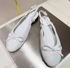 Senaste designerklänningskor Spring och Autumn Cowhide Womens Sandaler Top Quality Dance Shoes Sexig Fashion Women Wedding Shoe Classic Ballet Ballet Flats