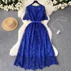 Podstawowe sukienki swobodne Summer Runway Blue Pink Black Water Rozpuszczalny koronkowy kwiat haftowa sukienka dla kobiet kwadratowy kołnierz pusty elegancki pasek vestidos 2024