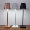 Moderne Desk Home Decor Luxury Night Lights Nachtlampe mit USB -Anschluss wiederaufladbarer LED -Tischlampen