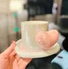 L'ultima tazza da caffè in ceramica con manico premuroso da 6,8 once con dischi, molte scelte di stile, supporta la personalizzazione di qualsiasi logo