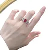 Anelli a grappolo S925 Silver Pigeon Blood Red 6 8mm Oval Ring alla moda Lusso semplice e personalizzato INS Fashion