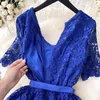 Robes décontractées basiques été piste bleu rose noir soluble dans l'eau dentelle fleur broderie robe femmes col carré évider élégant ceinture Vestidos 2024