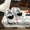 Barn casual sko barn sneakers färgglada graffiti design barnskor storlek 26-35 babyskor boxskyddsansändning
