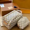 Bolso de diseñador Bolso de maquillaje Organizar bolsos de hombro de cuero Monedero Titulares de mujer que viajan con bonita caja NO34