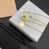 Varumärkesdesigner Miumiu Fashion Halsband Ny Super Fairy Asymmetric Gold Finish Crystal Love Diamond Inlaid Pendant CLAVICLE CHAIN ​​IS PERFEKT ACCEITORYS SMYCKE