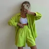 Traccetti da donna Shorts casual verde set per donne Blota di camicia a maniche lunghe eleganti e abiti a vita alta Panello corto Two Piece 2023