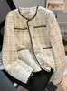 여자 재킷 가을 작은 향기 우아한 격자 무늬 트위드 재킷 코트 o 목 긴 소매 진주 버튼 4 개의 주머니 카사코 아웃복