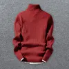 男性用セーターメンズルーズセーター居心地の良い冬のハイカラーソフトニット暖かさはカジュアルのためにスタイリッシュなピッピング保護を備えています