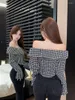 Women's Blouses 2023 Herfst Franse luxe veelzijdige sexy shirts Off schouderkraag met lange mouwen Topshirt vrouwelijke kleding