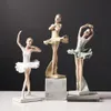 Objetos decorativos Figuras da bailarina de resina Ornamentos de caráter criativo Design de personagens criativos Decoração de armário de TV de escritório moderno para meninas 230818