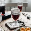 Şarap bardakları 1 parça 350ml Avrupa tarzı açık goblet su cam makinesi preslenmiş kadehler kabartmalı vintage fincan altın jantlı 230818