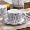 Muggar Bone China Black Line Coffee Cup Bottom Tabeller Set Western Dish Rice Bowl Soup Pot Spoon Decoration Gift Box 230818