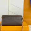 7A حقيبة مستحضرات التجميل Bitsy Bitous Bitough Bett Belt Belt Wallet Hold Coin Key Lipstick Pocket Baged Rectangular Metal Hook Bag مع صندوق L321