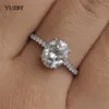 YUZBT 18K Or Blanc Plaqué 3 Brillant Oeuf Gemme Diamant Test Passé D Couleur Ovale Moissanite Anneau Bijoux De Mariage