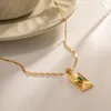 Pendanthalsband Vintage Emerald Zircon Inlay Split Flower Necklace For Women Rectangular Girl rostfritt stål