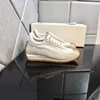 Top Designer sneakers vrijetijdsschoenen Flow Runner van nylon suède koeienhuid Reliëf sneaker Zacht bovenwerk Honing Rubberen golvende zool Top Curves hardloopschoenen Fabrieksschoeisel