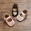 Eerste Walkers baby geboren babymeisje schoenen prinses peuter niet-slip plat zachte sole pu lederen heerlijk wieg hart