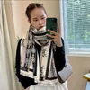 2024 Fashion Scarf Den nya franska svarta chic kashmiren är lätt att ta hand om