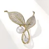 Vintage Pearl Leaf Brooch Inkrustowany Rhinestone Corsage Pins Pins Bag Odznaka dla kobiet Lekkie luksusowe akcesoria odzieżowe Prezenty