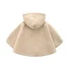Designer-Kind-Mädchen-Baby-Mantel-Poncho-Kleidung einfarbiger Mantel Herbst-/Wintermantel Shake-Fleece-Mantel mit Kapuze aus glattem Obermaterial