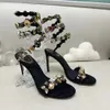 Rene Crystal Lamp Snake Strass Sandaler Kvinnor Large Grain Crystal Decoration High Sandals Luxury Designers Ankel Wraparound Shoe For Women Factory