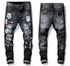 Men Badge Rips Stretch Black Jeans Herren Mode Slim Fit Wäsche Motocycle Jeanshose getäfter Hip Hop Hosen 10200 F9FD