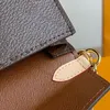 7A حقيبة مستحضرات التجميل Bitsy Bitous Bitough Bett Belt Belt Wallet Hold Coin Key Lipstick Pocket Baged Rectangular Metal Hook Bag مع صندوق L321