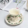 Tazas Taza de cerámica Juego de tazas de café con plato de postre Cuchara Tetera de fresa Tazas de café Espresso Europa Té y platillos Drinkware 230818