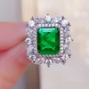 Cluster Anneaux Printemps Qiaoer 925 Sterling Silver Emerald Cut Créé Moissanite Gemstone Wedding Party Luxury Ring Fine Jewelry