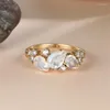 Anéis de casamento Pear Cut Clear Moonstone for Women White Zircon Bands de luxo Anel de noivado anel de noiva dos namorados
