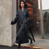 Kvinnors läder 2023 Bälte dubbelbröst cool stilig jacka Våren Autumn Long Black Soft Pu Trench Coat med överrock