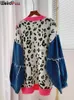 Kvinnors stickor Tees Weird Puss Denim Patchwork Cardigan tröja Kvinnor Hösten långärmad brev tryck avslappnad hipster Wild Streetwear Elastic Coat HKD230821