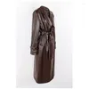 Kvinnors läder 2023 Bälte dubbelbröst cool stilig jacka Våren Autumn Long Black Soft Pu Trench Coat med överrock