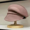 Beralar Stil Kadınlar Sboy Şapkalar Bayanlar Moda Yün Kış Şapkası Eğilim Sebrim Brim Cap Cabbie Beret Kızlar Kağıt Ivy 230821