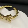 Klassisk lyxdesigner smycken modering ornament förlovningsringar för kvinnliga smycken gåva bröllopsfest kvinnors brev ringar